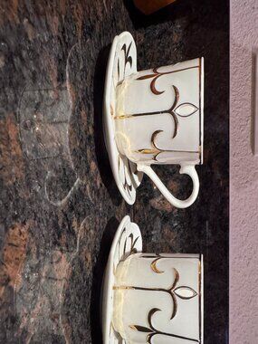 Vintage cream & gold teacups & saucers